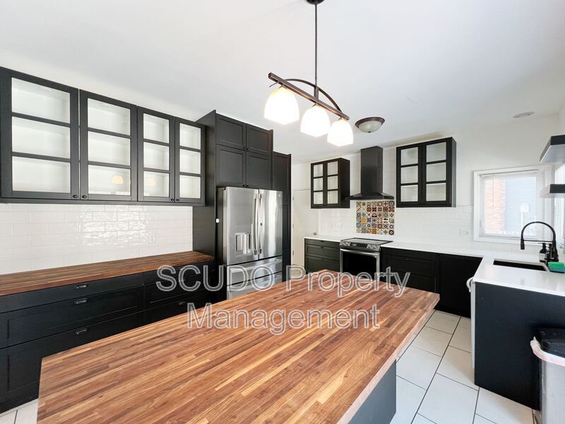 Stunning 4-Bedroom Home in Overland Park! property image