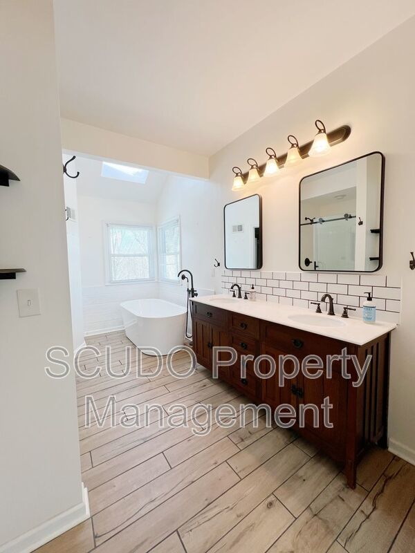 Stunning 4-Bedroom Home in Overland Park! property image