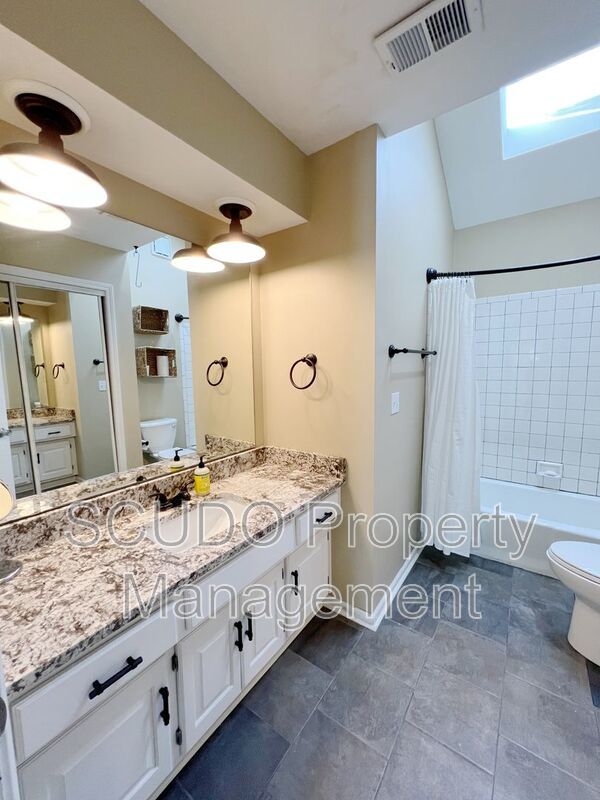 Stunning 4-Bedroom Home in Overland Park! property image
