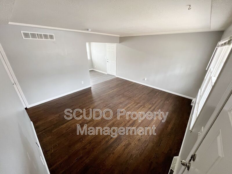 SEE IT NOW: Charming 3-Bedroom Home in Grandview! property image