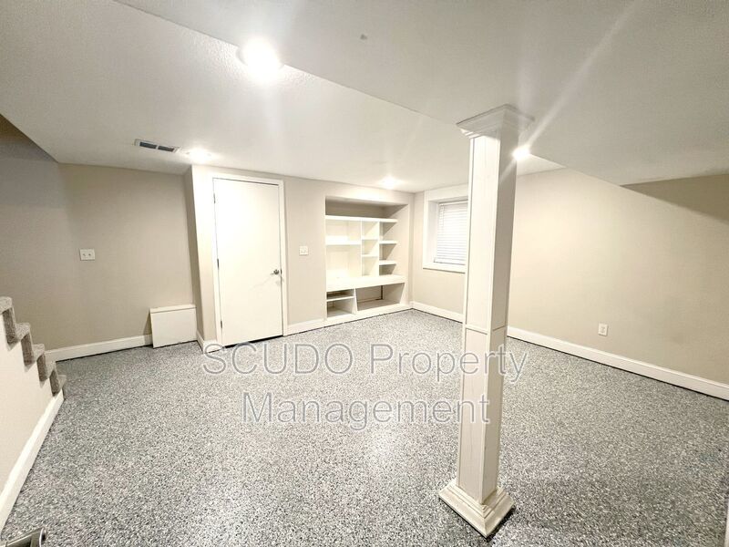 COMING SOON: Bright 3-Bed, 2.5-Bath Townhouse with Private Deck & Fenced Yard in Oak Meyer Gardens! property image