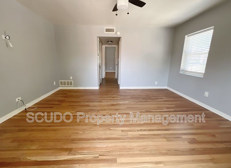 SEE IT NOW: Charming Updated Apartment with Private Balcony ~ $500 MOVE-IN SPECIAL! property image