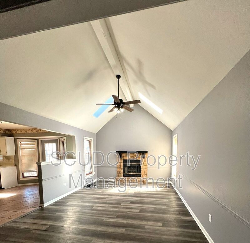 SEE IT NOW: Bright & Spacious Living in the Heart of North Kansas City! property image