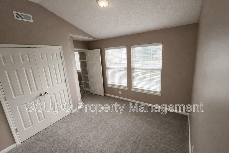 Spacious 4-Bedroom Home in South Kansas City! property image