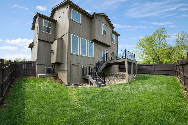 Spacious 4-Bedroom Home in South Kansas City! property image