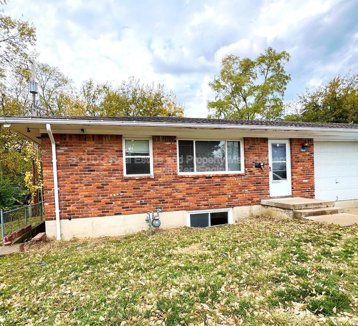 Bright & Cozy 2-Bedroom Home with Large Backyard & Attached Garage! property image