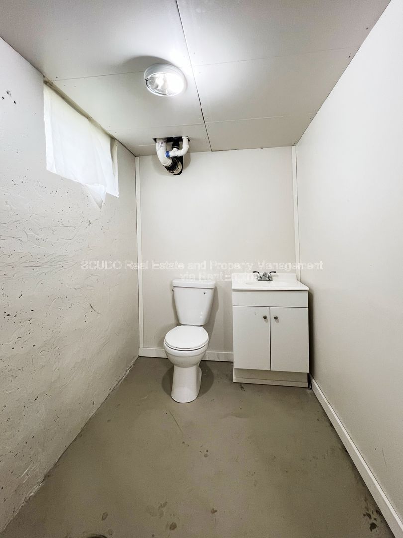 Bright & Cozy 2-Bedroom Home with Large Backyard & Attached Garage! property image