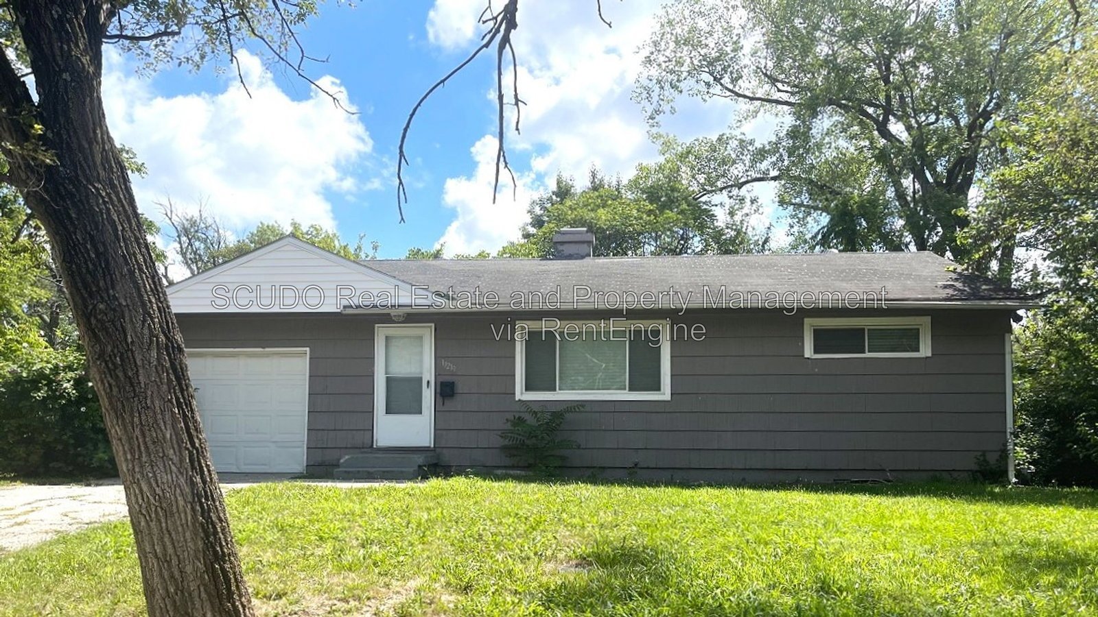 Charming 3-Bedroom Home with Spacious Yard & Cozy Interiors property image