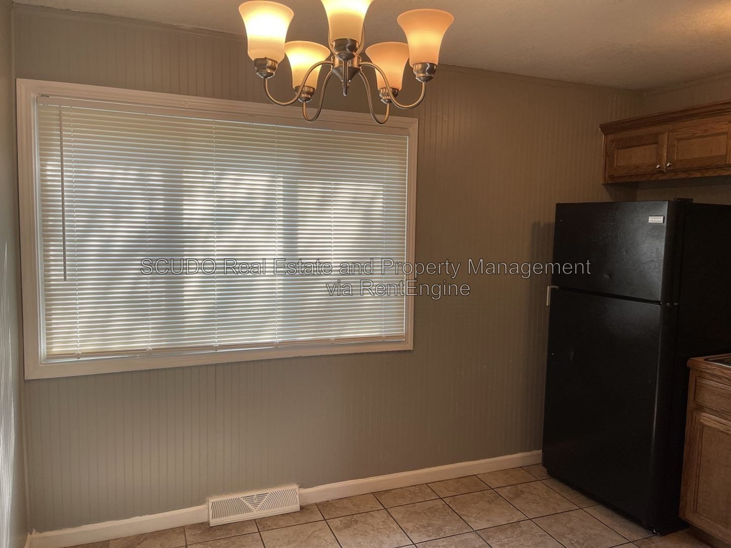 Charming 3-Bedroom Home with Spacious Yard & Cozy Interiors property image