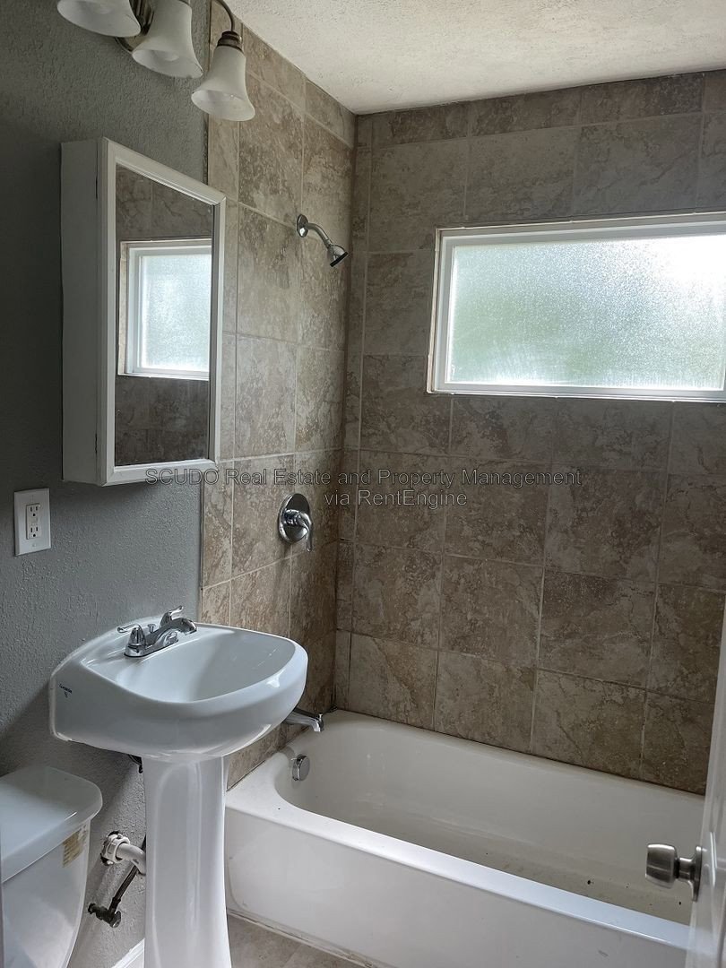 Charming 3-Bedroom Home with Spacious Yard & Cozy Interiors property image