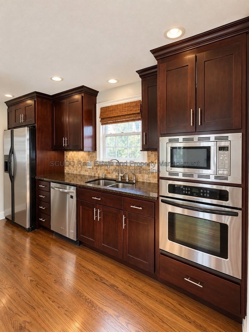 Bright, Spacious & Full of Character Duplex in Brookside!! property image