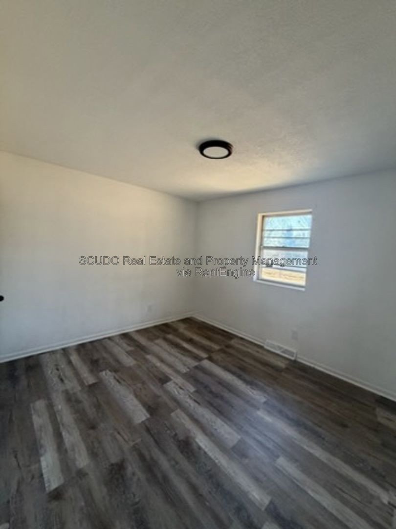 Bright & Welcoming 3-Bedroom Home with Modern Updates property image