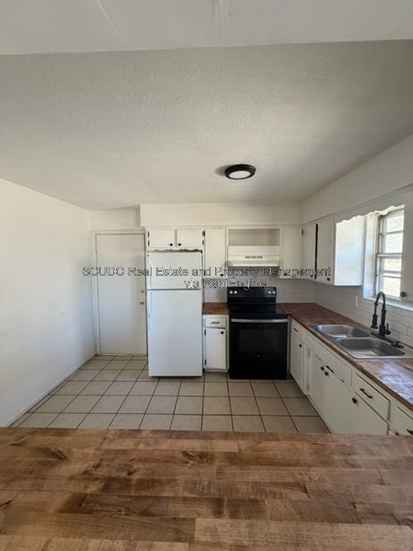 Bright & Welcoming 3-Bedroom Home with Modern Updates property image